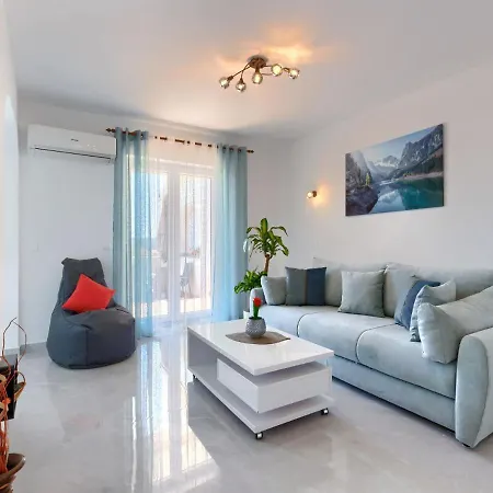 Muki-2 By Interhome Medolino